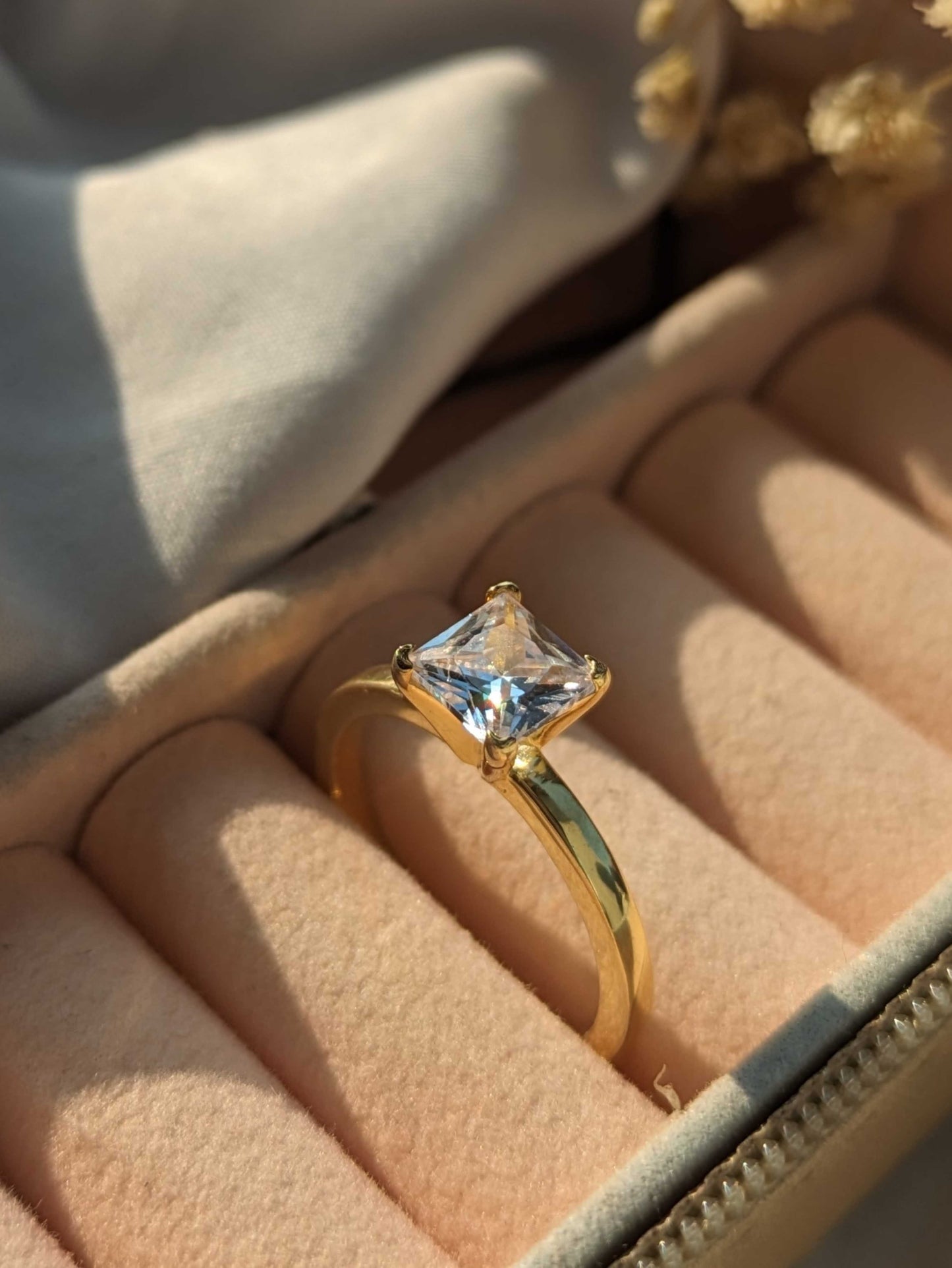 princess cut engagement ring